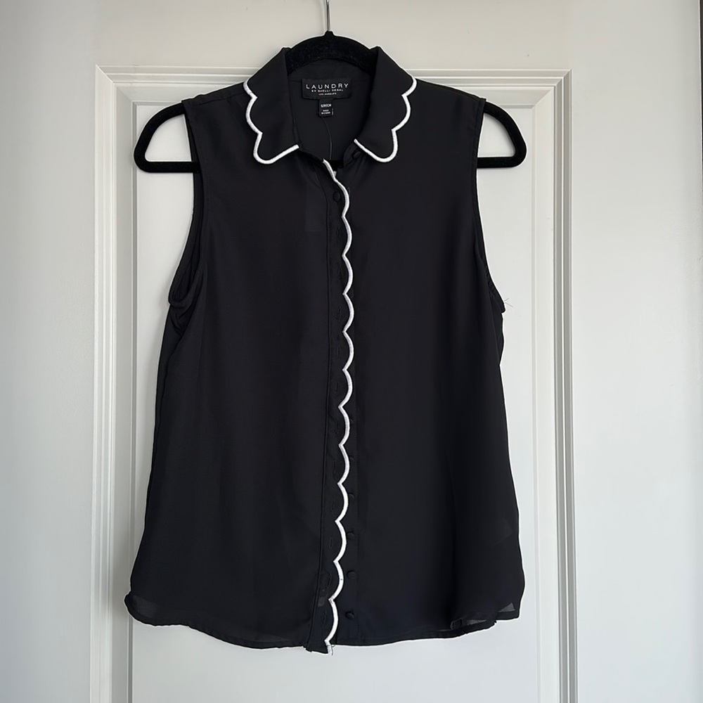 Chinese Laundry scalloped top